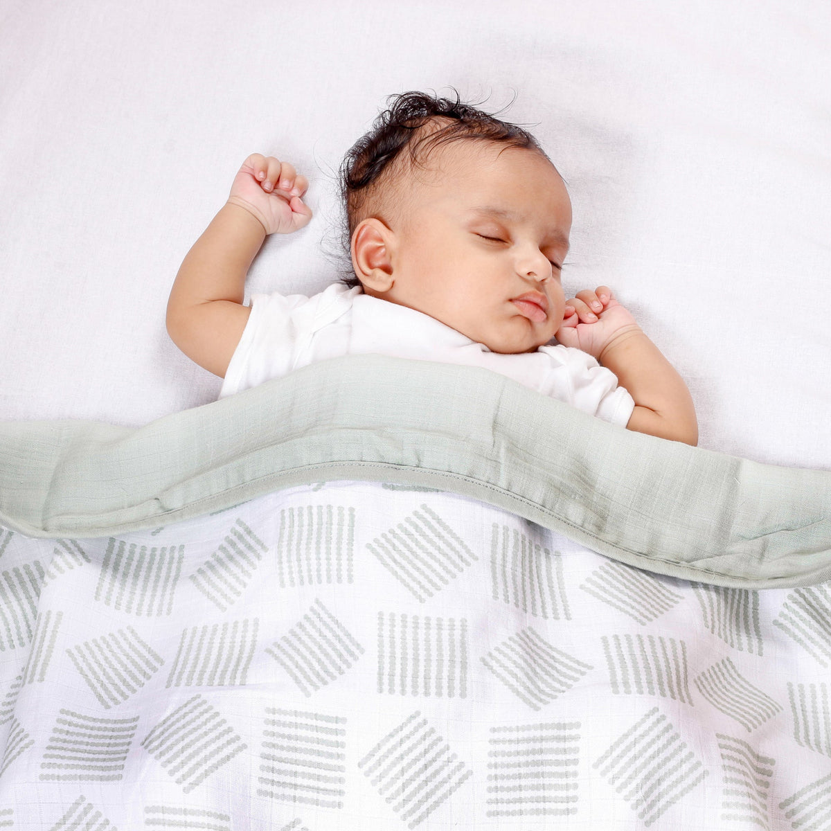Charming Pattern' 3 layer organic muslin blanket : Lines